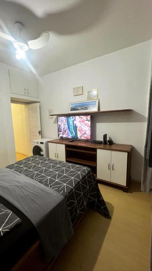 MARAVILHOSO QUARTO E SALA até 4 PESSOAS NO LEBLON na Av ATAULFO DE PAIVA * Rio de Janeiro