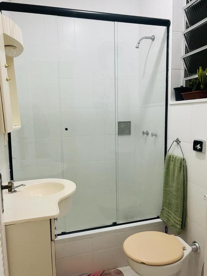 MARAVILHOSO QUARTO E SALA até 4 PESSOAS NO LEBLON na Av ATAULFO DE PAIVA