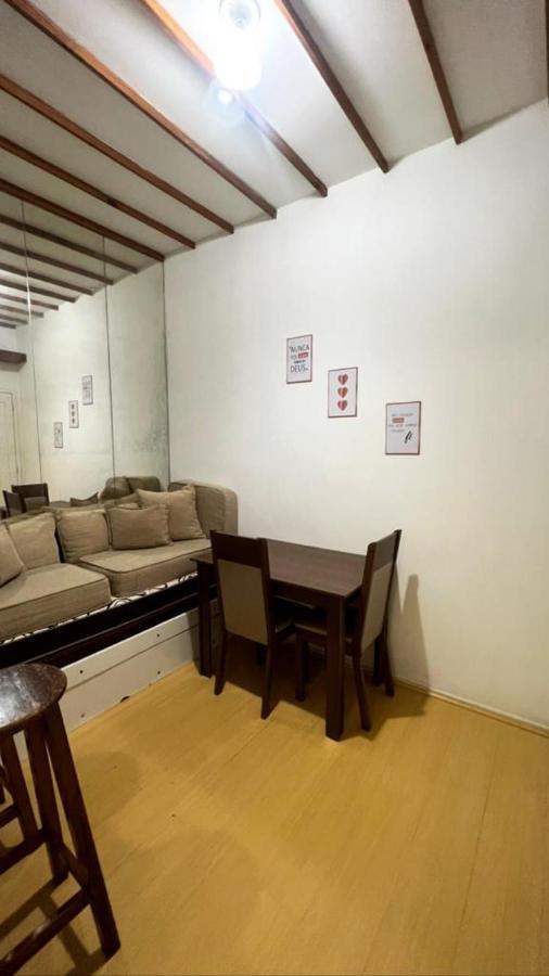 Apartamento MARAVILHOSO QUARTO E SALA até 4 PESSOAS NO LEBLON na Av ATAULFO DE PAIVA *